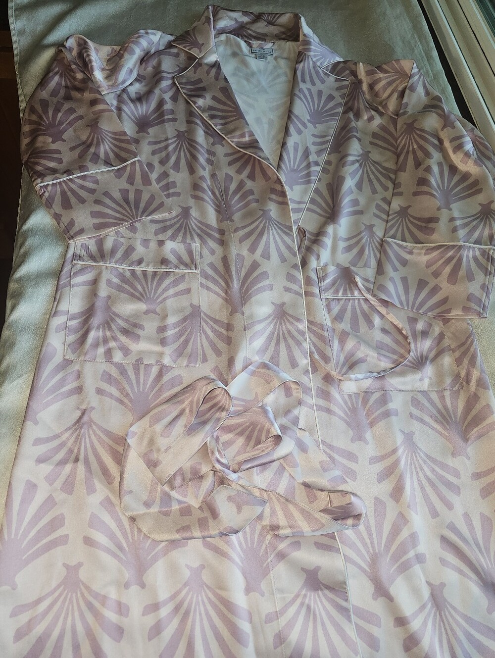 Petite Plume Women's Silk Robe in Blush Tide Sz XS - Picture 11 of 12